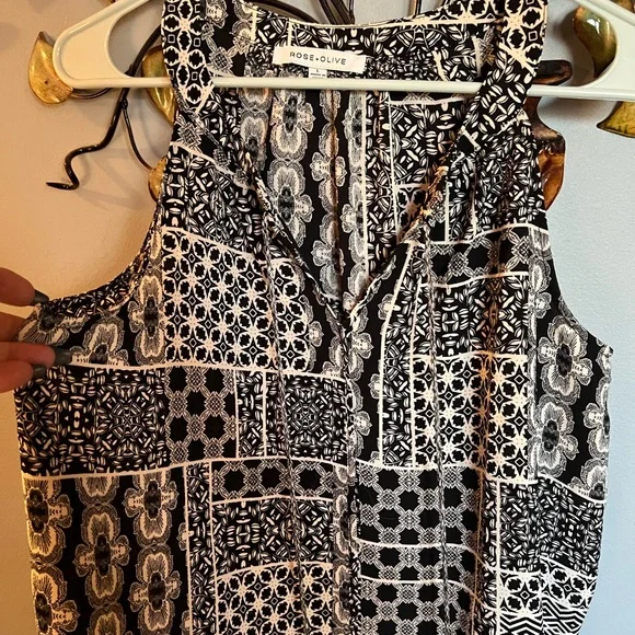 Dressy sleeveless top with tassels. Black/white/gray tones pattern. Flattering. - Picture 2 of 6